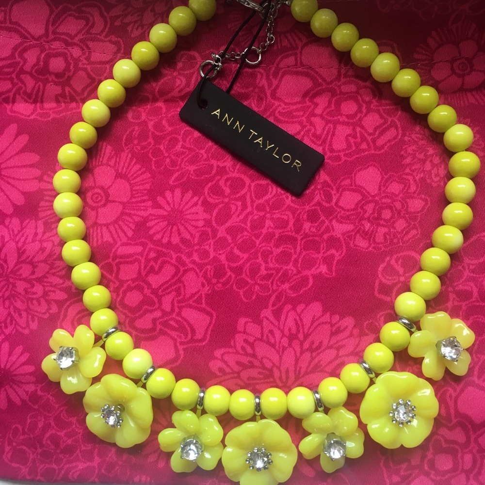 NWT Ann Taylor vintage-style vibrant floral necklace with rhinestones!